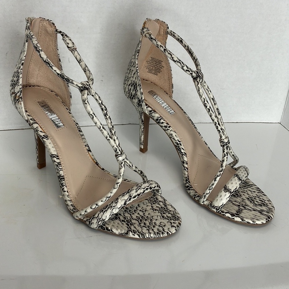 Jennifer Lopez back and white open toe heel size 6.5 M